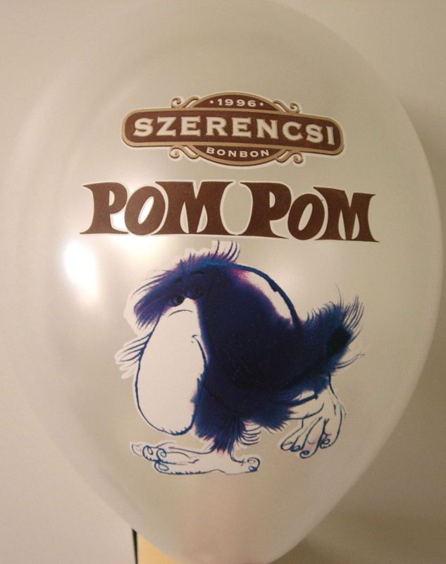 CMYK print on a balloon: Pom Pom white