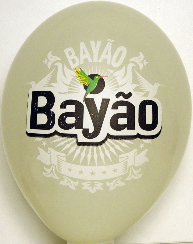 Spot-colour print on a balloon: Bayão