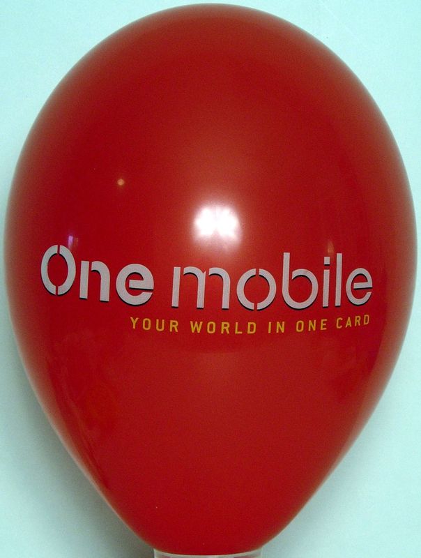 Spot-colour print on a balloon: One mobile