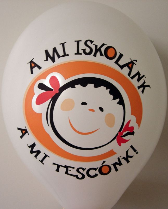 Spot-colour print on a balloon: A mi iskolánk
